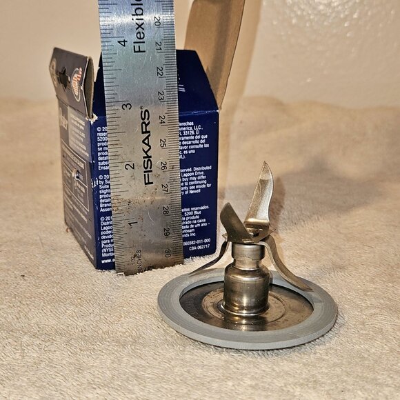 Genuine Oster Blender Stainless Steel Blade 4961 with Gasket Sealing Ring NEW - Picture 3 of 4